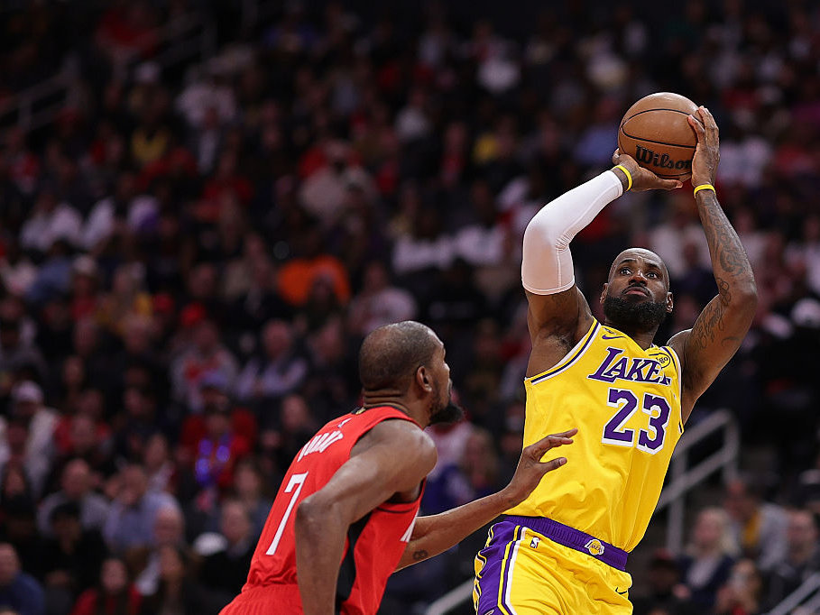 湖人战胜火箭优势明显！詹姆斯常规赛对阵杜兰特的战绩来到20胜11负NBA常规赛继