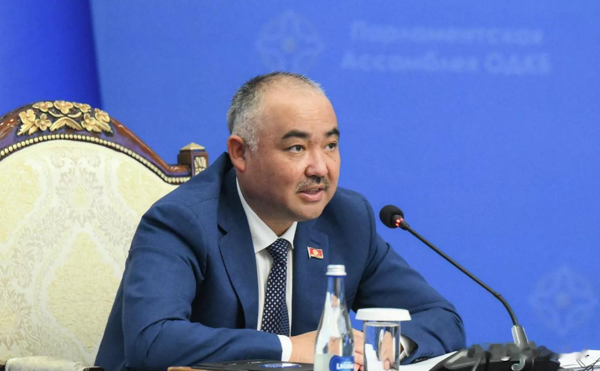 【最新消息：吉尔吉斯斯坦议长辞职】
比什凯克时间2026年2月12日，吉尔吉斯议