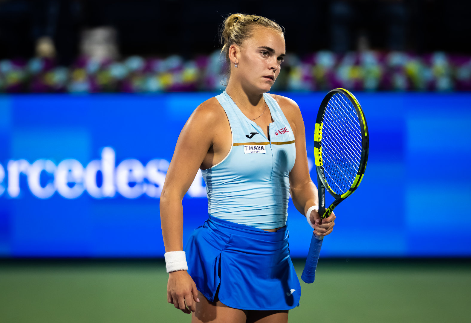 WTA1000迪拜站首轮，阿布扎比站冠军贝莱克以6-2 6-2击败森梅兹，取得一