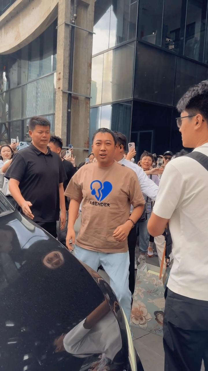 #于正保护一下我# 太有喜剧效果了 哈啊哈 ​​​