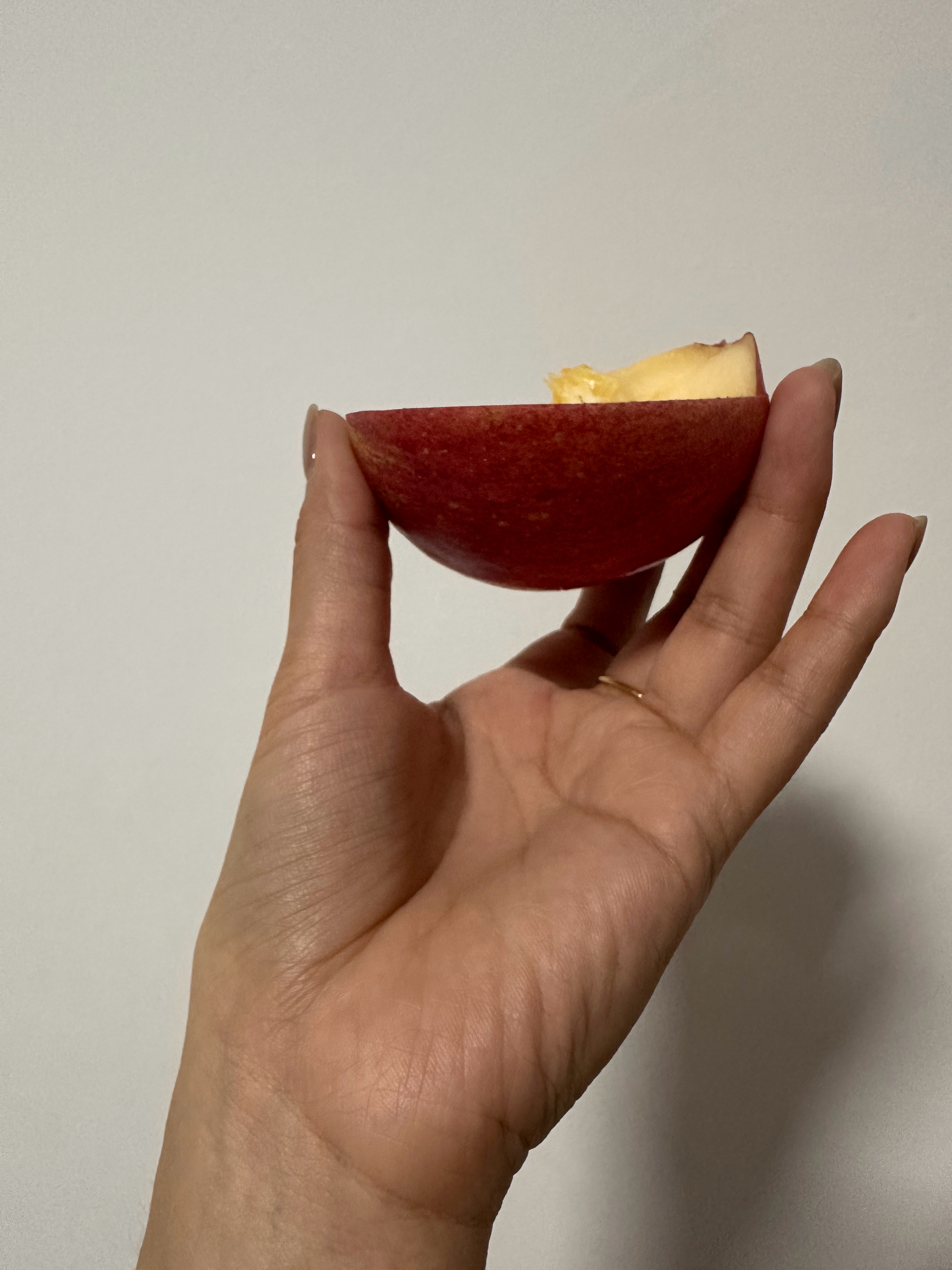 这4元一个的苹果也是吃上了 ​​​