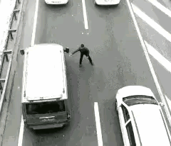 现在这样努力发传单的年轻人没有了. ​​​