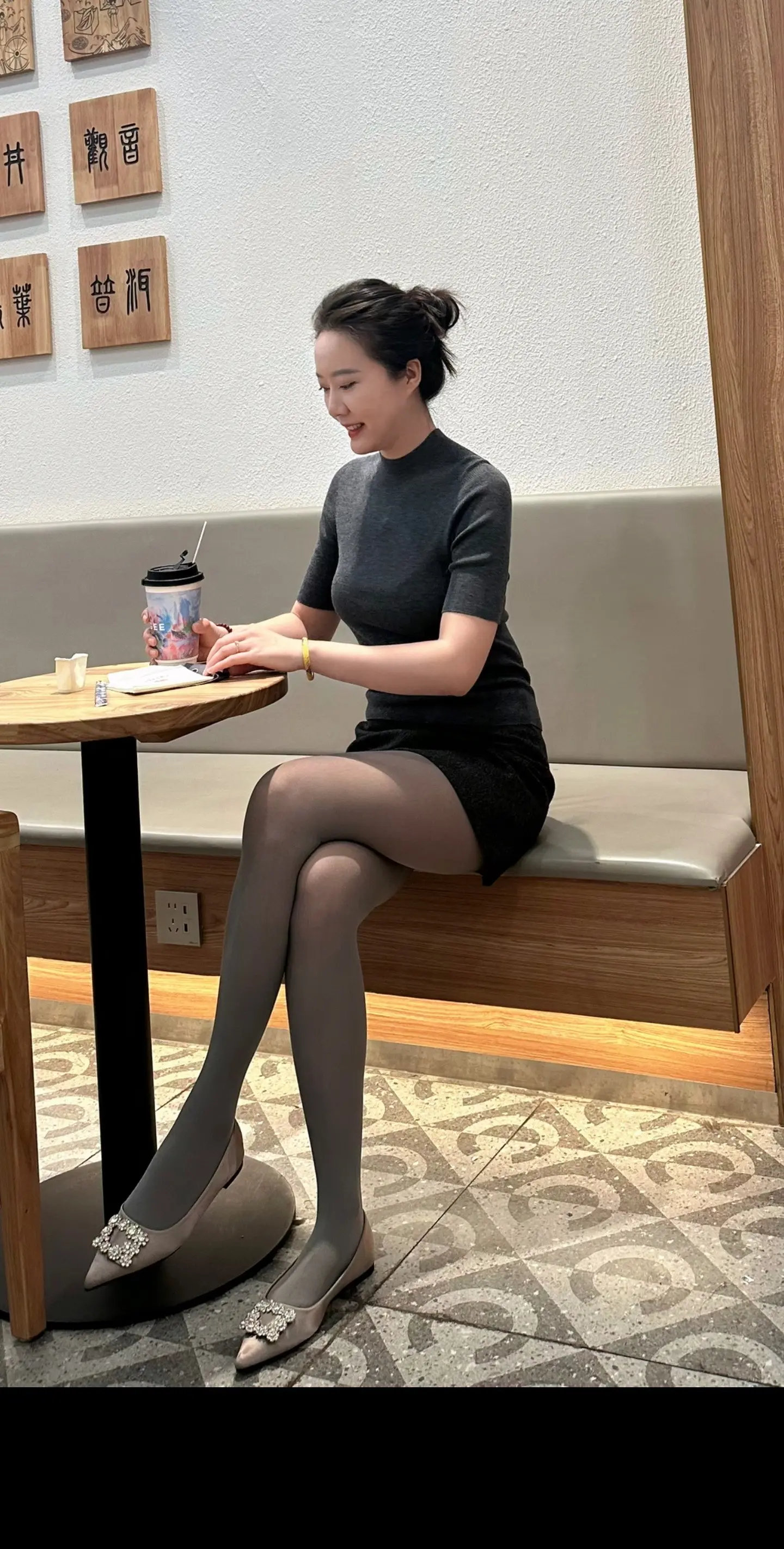 除了老点气质还行吧