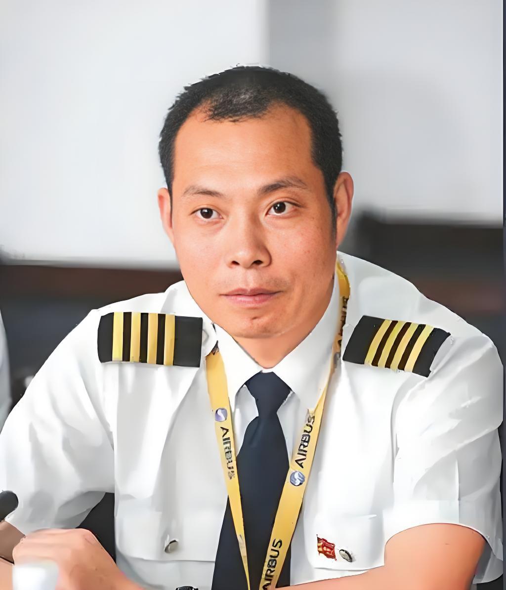 [太阳]2018年，英雄机长刘传建拯救上百个生命，被川航奖励500万元，然而，她