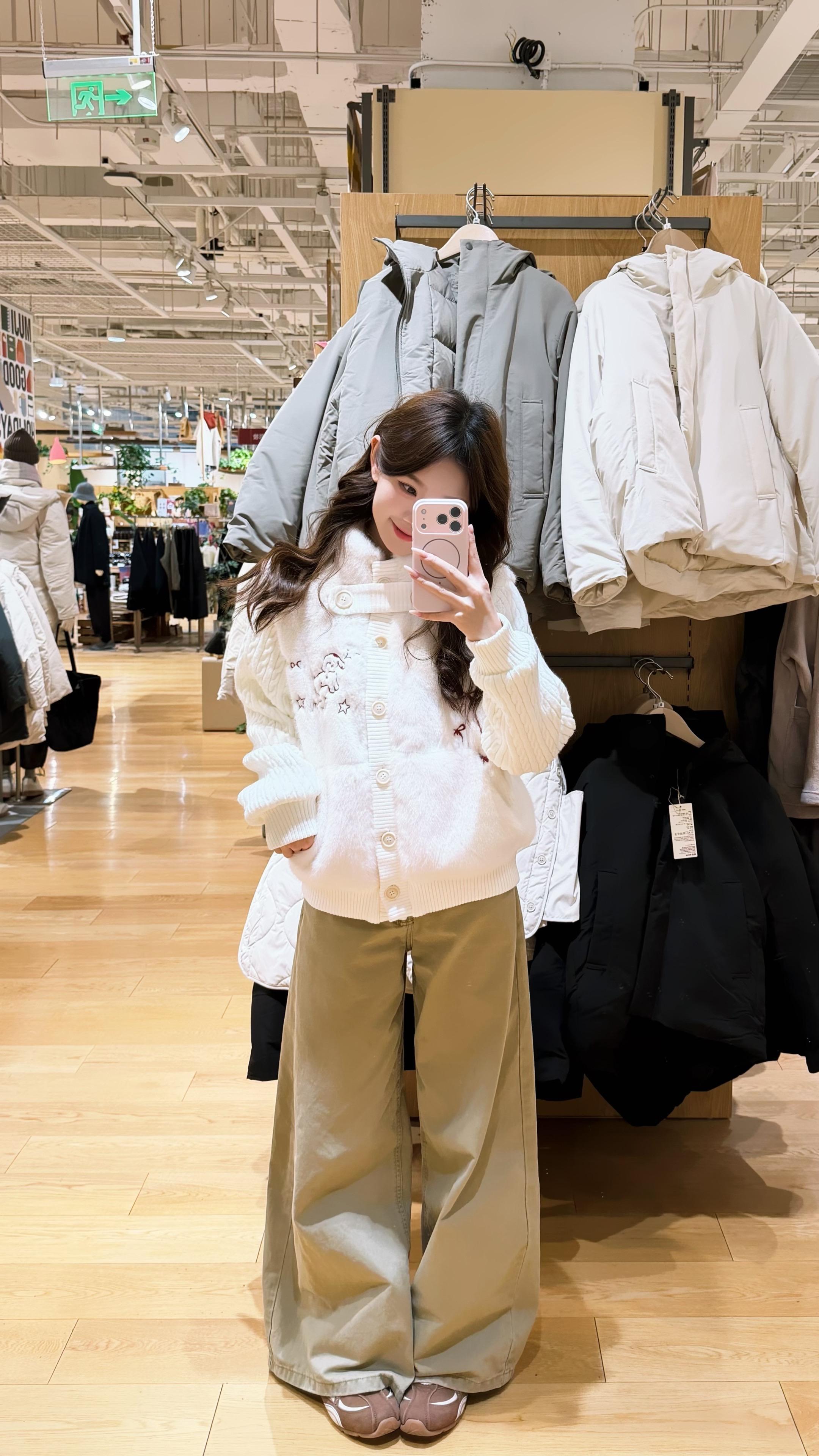 总喜欢气你 惹你不开心 但也在无数个你爱我的瞬间 暗下决心要陪你走很远的路