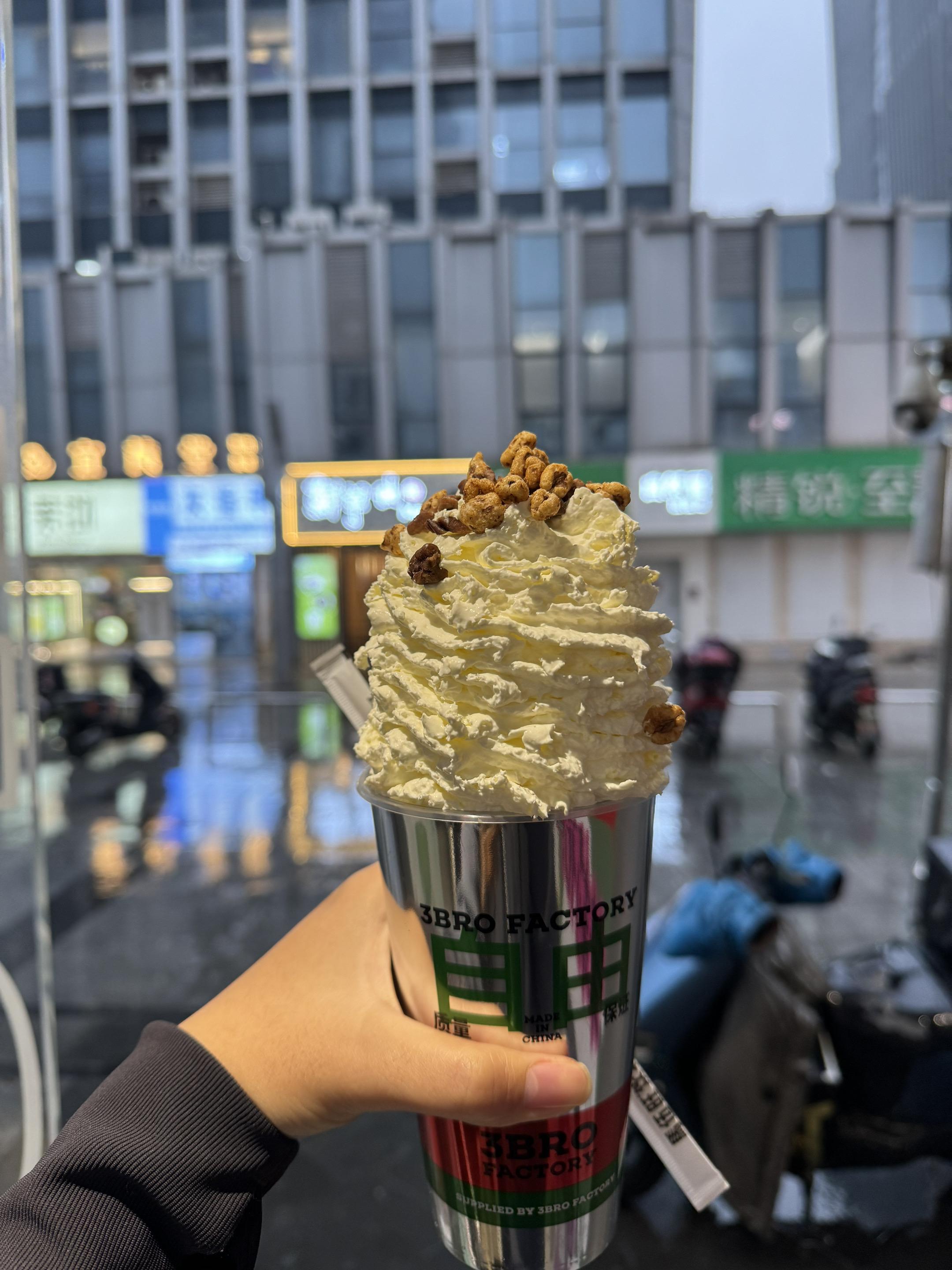 这个年代是不是纯爱只会被狠狠伤害。那我纯纯爱猪大肠和泡芙 有点难过呢...