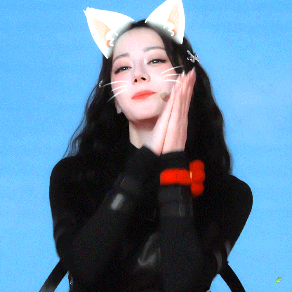 迪丽热巴 希望有人能懂你的欲言又止 ，热爱生活、开心有趣、努力善良，带着所有的期