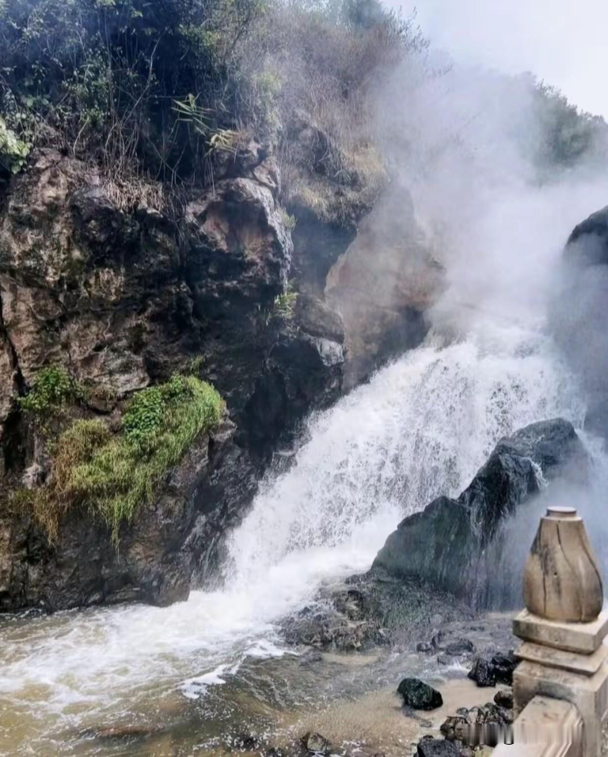 高温天气适合进行哪些户外活动很多人都想趁着暑假旅游，可是我的想法不同，因为夏季是