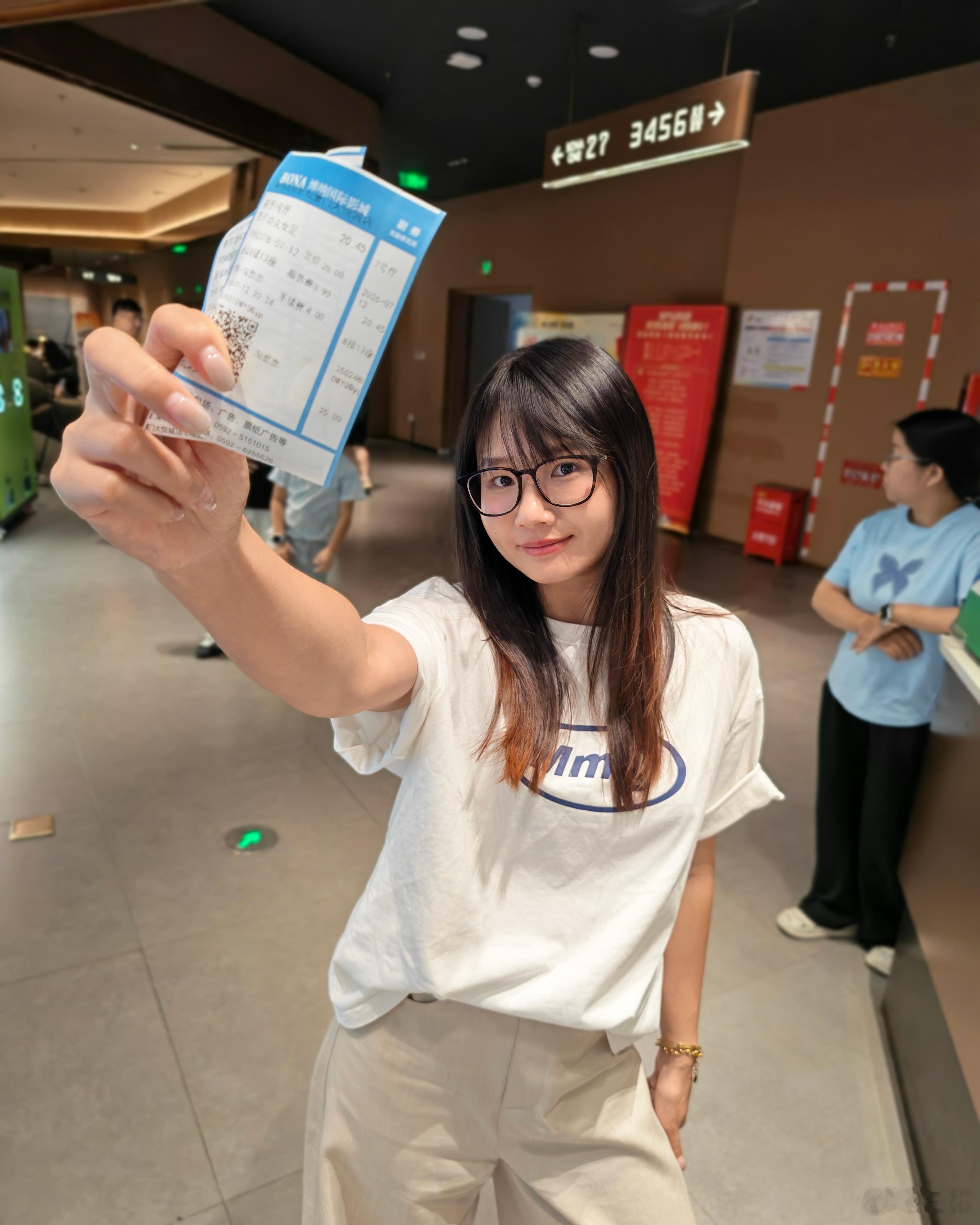 来看看功夫女足是怎么个回事？马上开场。 