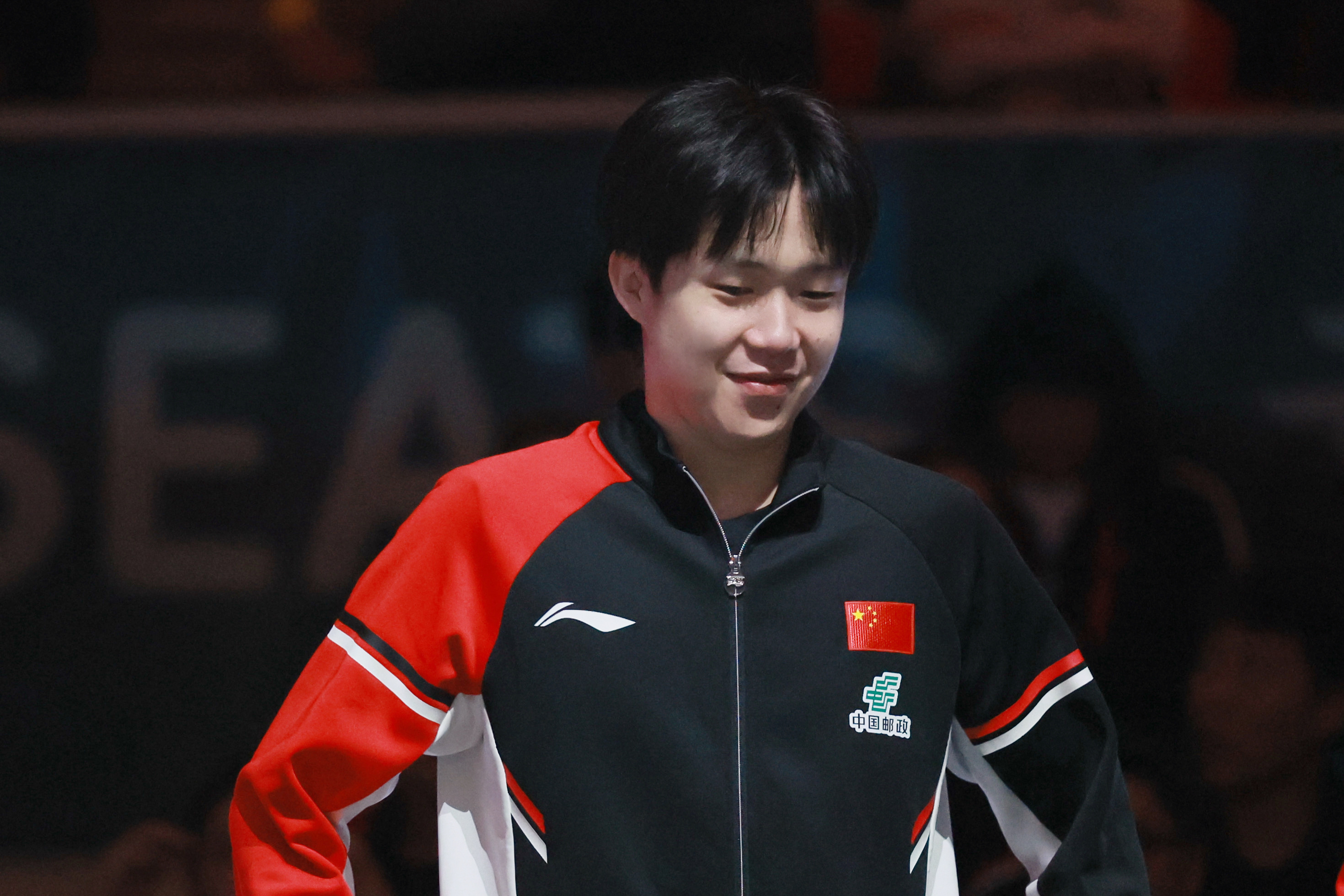 这么萌的小狗跟我回家好不好