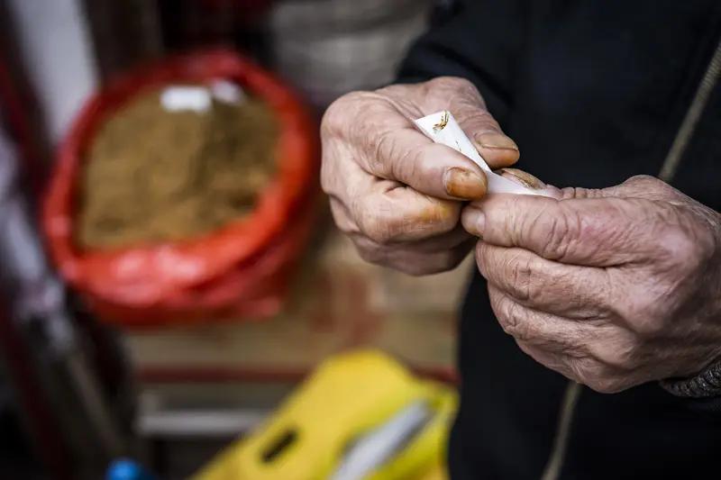 烟草人也要有忧患意识
烟草年轻高学历，33岁以下的烟草人，别再把“稳定”当铁饭碗