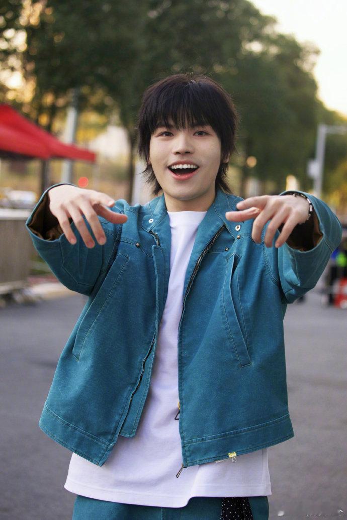 遇泓羊和夏哲轩的拉票环节也太精彩了！两人思路清晰、表达流畅，互动起来又自然又有梗