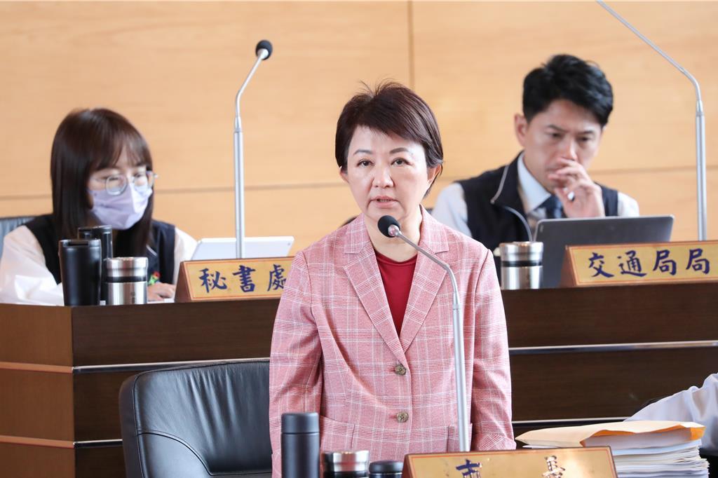 卢秀燕力挺郑丽文。
台媒报道，国民党主席郑丽文4月7日赴大陆访问，台中市长卢秀燕