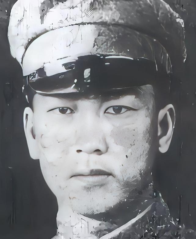 身为张治中的女婿，黄埔出身还留过洋，他既不硬扛解放军，也不通电起义，反倒下令解散