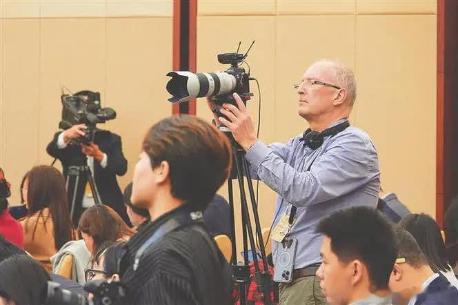 配合美国，一颗高端芯片也不卖大陆？港媒反问台当局：想过后果吗？6月29日，岛内的