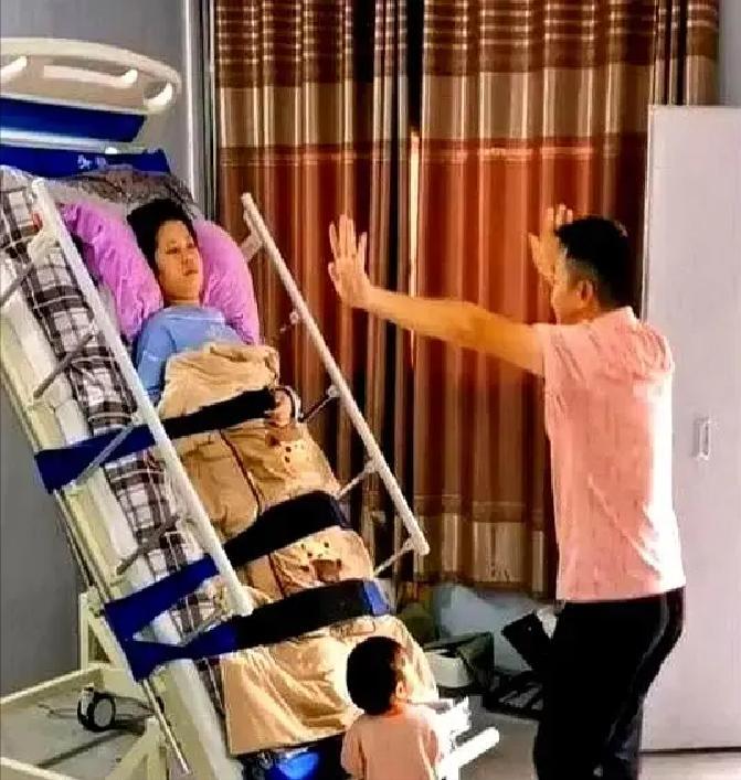 2016年，90后男子在一婚席上，对邻座女孩一见钟情，不久便对其表白。不料女孩听