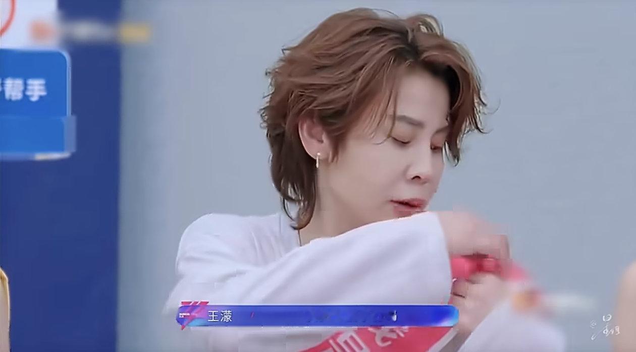 王濛拿第一高兴得来了段rap王濛个人乘风值拿第一综艺效果拉满浪姐二公乘风值排名能