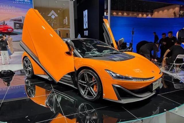 【#2023成都车展# 国产百万级豪华跑车亮相成都车展，昊铂SSR将于10月上市