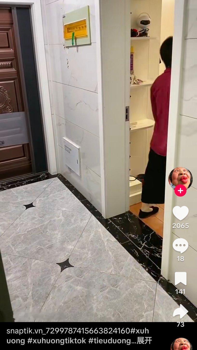 看来老外还是蛮喜欢三只羊，小杨哥的视频在外网依然名气不小啊[二哈]视频都还在播放