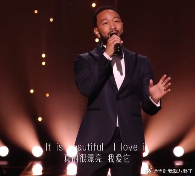 歌手直播今晚约翰·传奇以EGOT大满贯得主、手握13座格莱美奖杯的身份空降《歌手