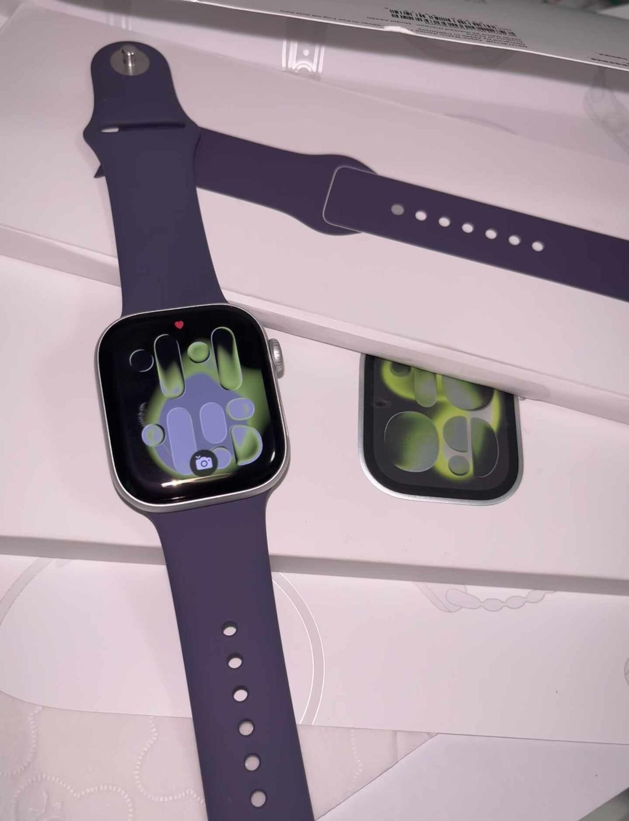 什么都是假的 只有我男朋友全款拿下的iPhone watch s11是真的星光色