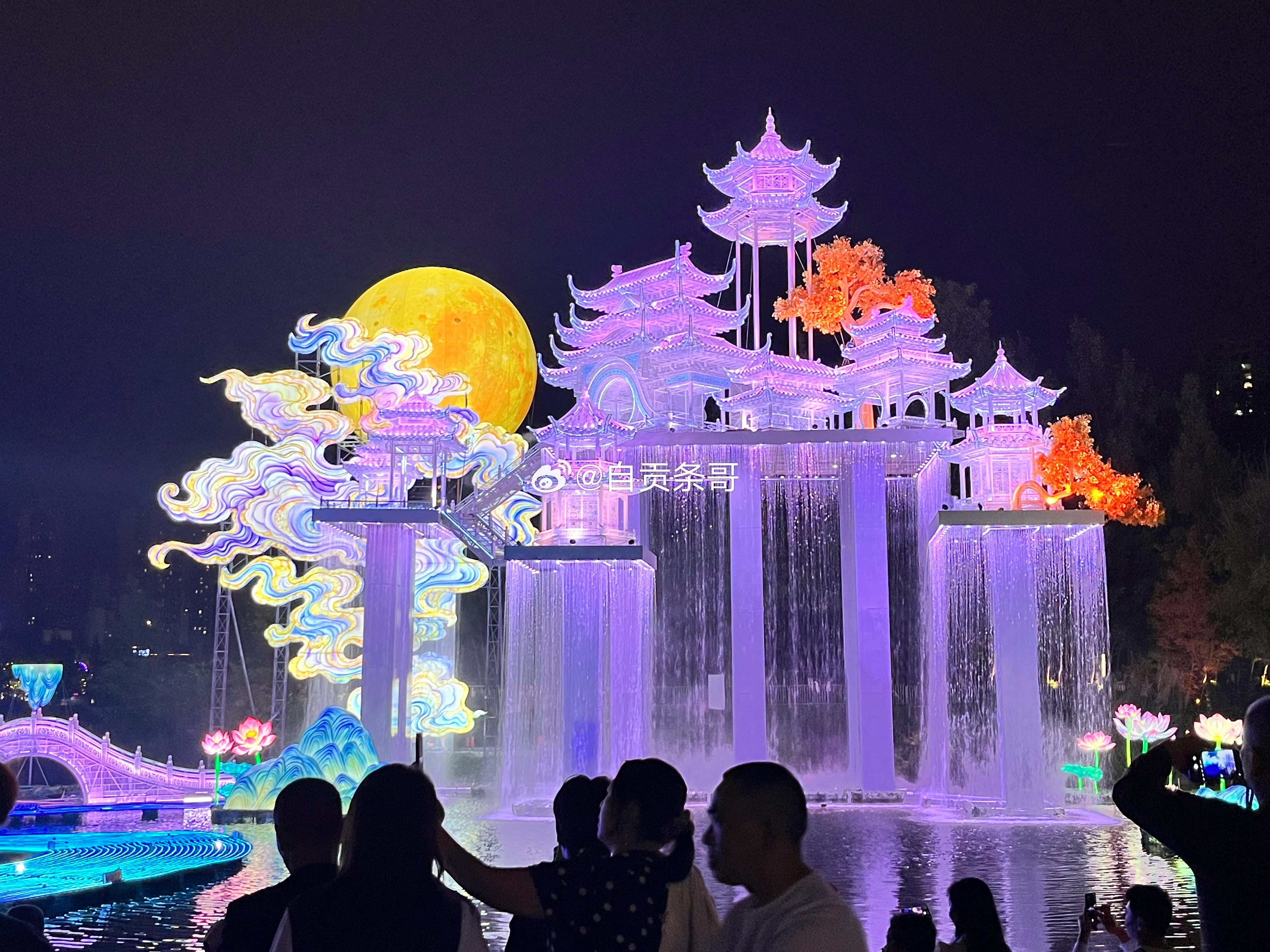 早安 世界运行的底层规则就是混乱和无序。 ​​​
