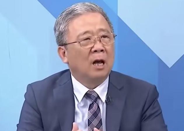 栗正杰真的消停了？
没通告没热度连骂声都没了，
真相也太扎心！！！

最近栗正杰