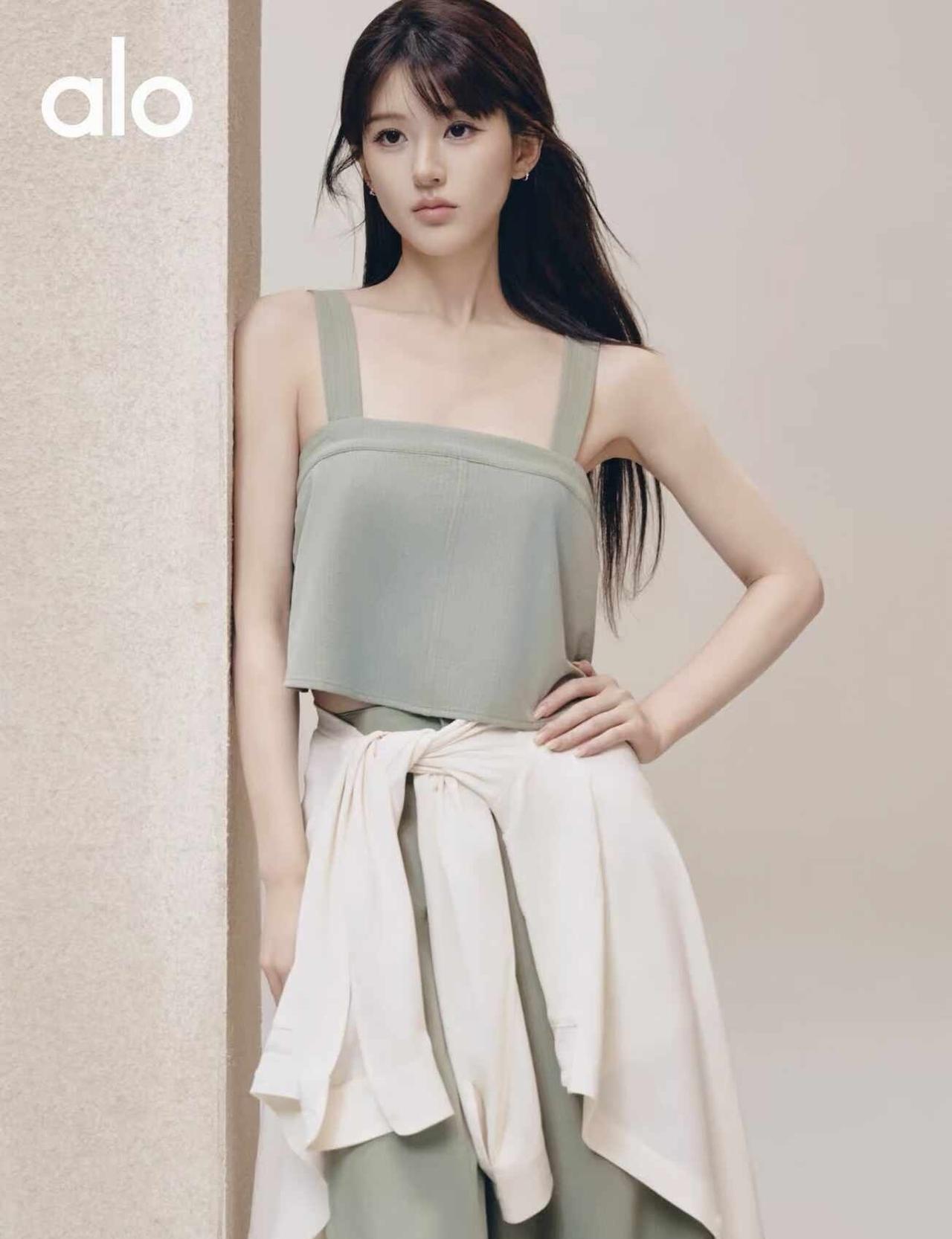 露思这个造型好美萌！
赵露思 赵露思alo