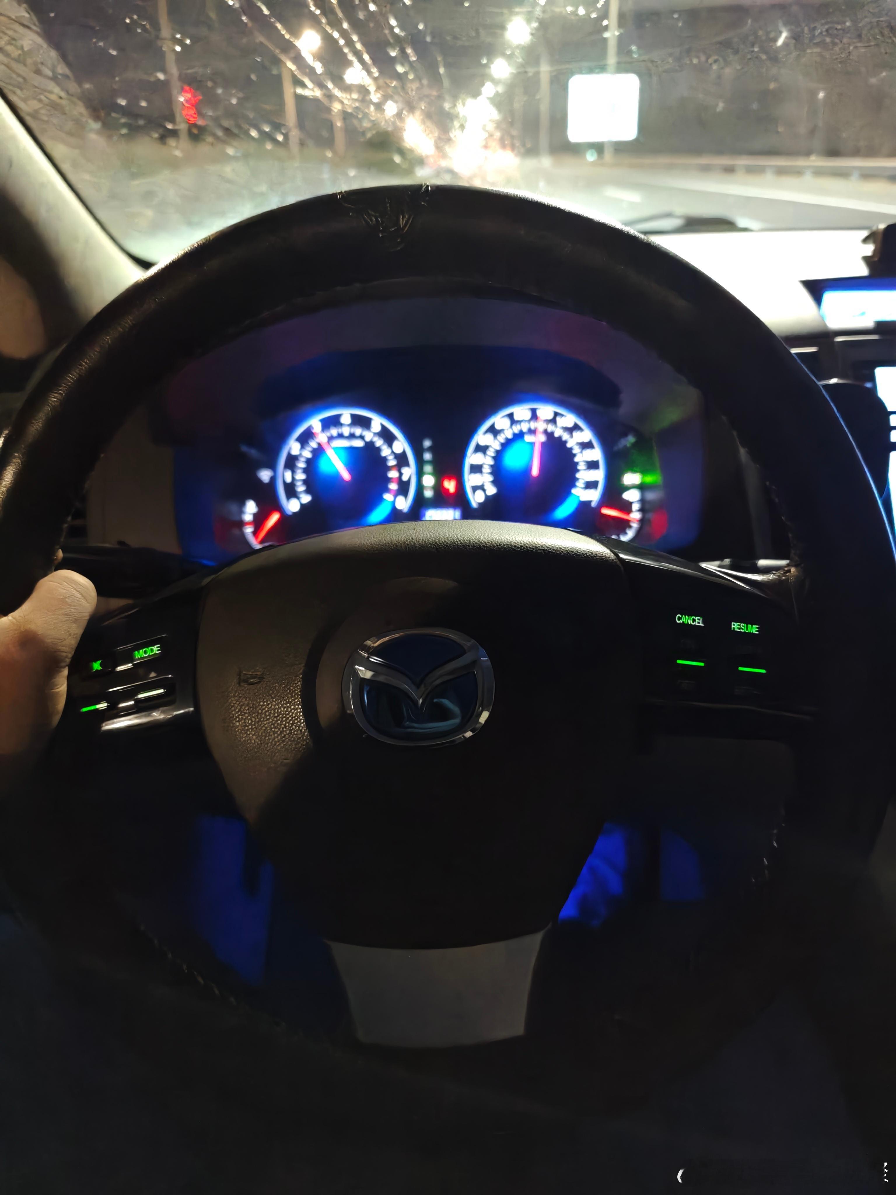 马力玩聚老马在路上 从3万块的老旧燃油MPV换到40万的新能源纯电MPV体验能有