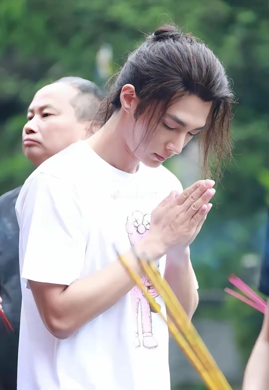 炎亚纶跟（一人之下）王也适配度太高了！应该多拍戏！ 