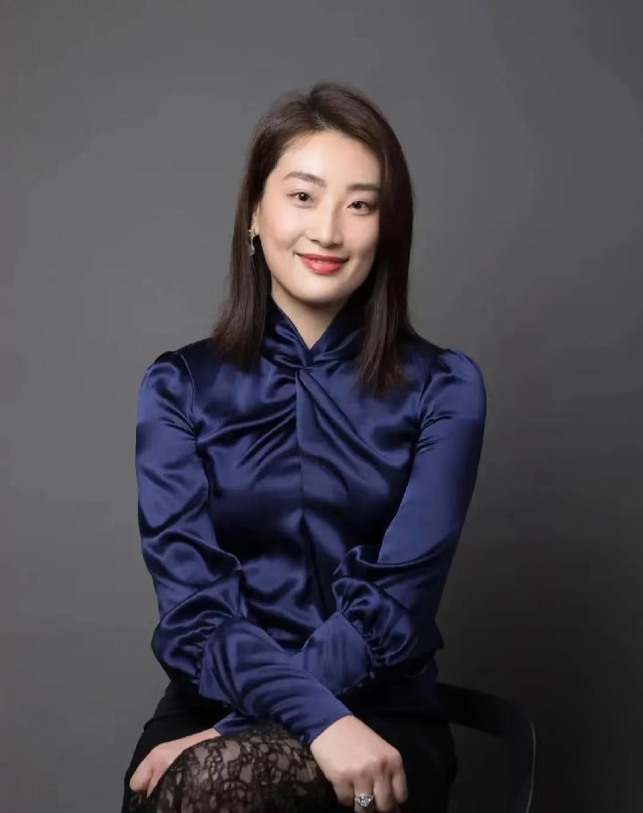 超市看见娃哈哈，我妈跟我唠起宗家姑娘的事：再能干，也得揣着点分寸
 
今天陪我妈