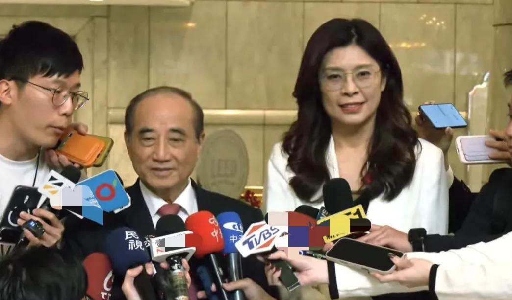 王金平说，郑丽文大陆之行“是为和平留下火种”。
虽然笔者一直不喜欢老王，但这句话