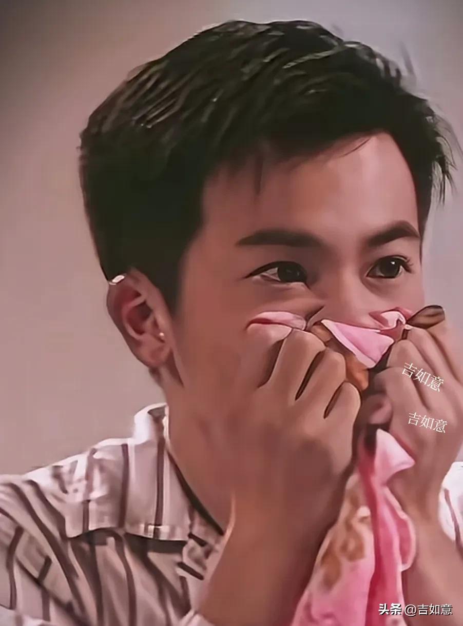 ‘猜猜我是谁’，哈哈哈😀
我是猜出来了，你呢[偷笑]