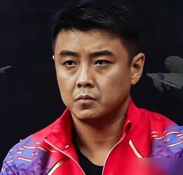 黄灯，中国乒团男队在洛杉矶奥运会上，男单夺冠已经亮起了黄灯，这黄灯是转红灯还是转