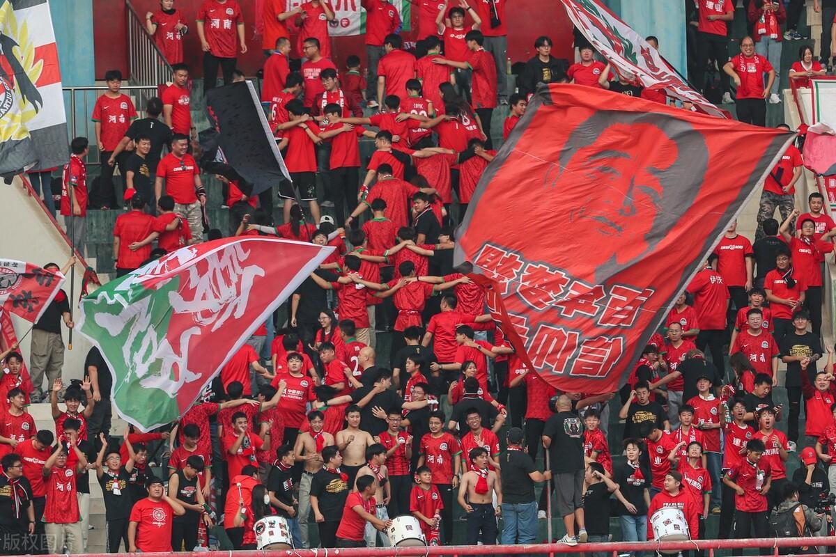 酒战中超？[what]河南球迷喝杜康，中超球迷来干杯，这就是足协改变自己的打脸之