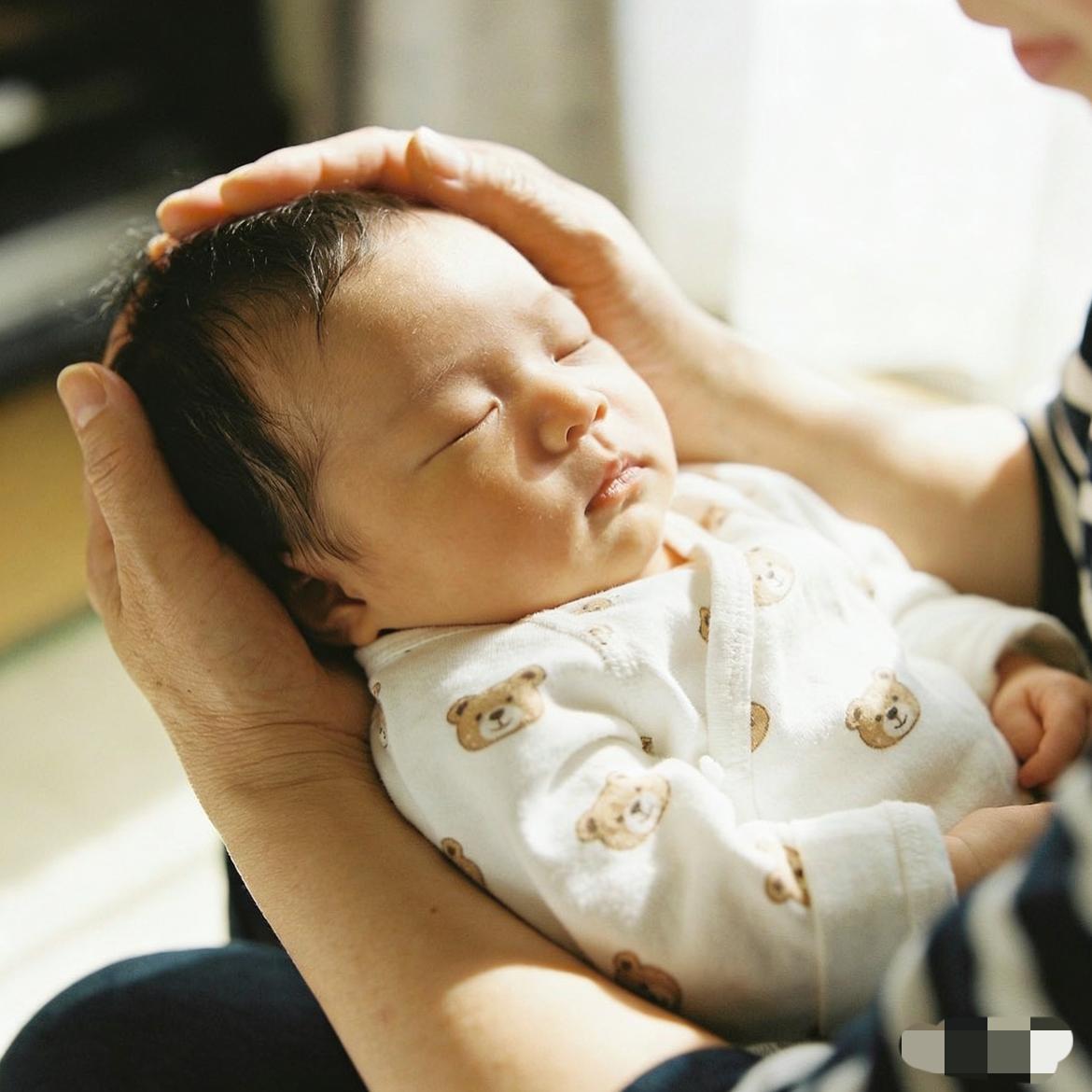 刚出生的宝宝人生第一张证明，竟被盖上了“死亡章”！江西新余黄先生一家满心欢喜迎新