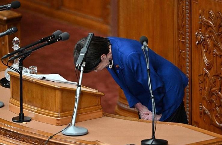 如果高市早苗在这个时候下台，那对咱们而言可并不是什么好事，有可能是过呢个大的危险