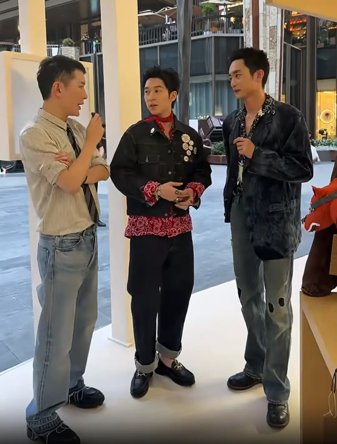 vogue西安公益市集明星生图怼脸拍。  生图 刘冲 孙阳 白宇帆 米...