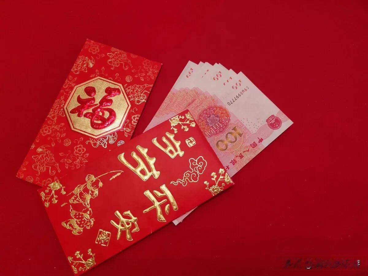 今天初五这年就算过完了。晚上算了一下，这个年全部开销共花费6200元，当时花的时