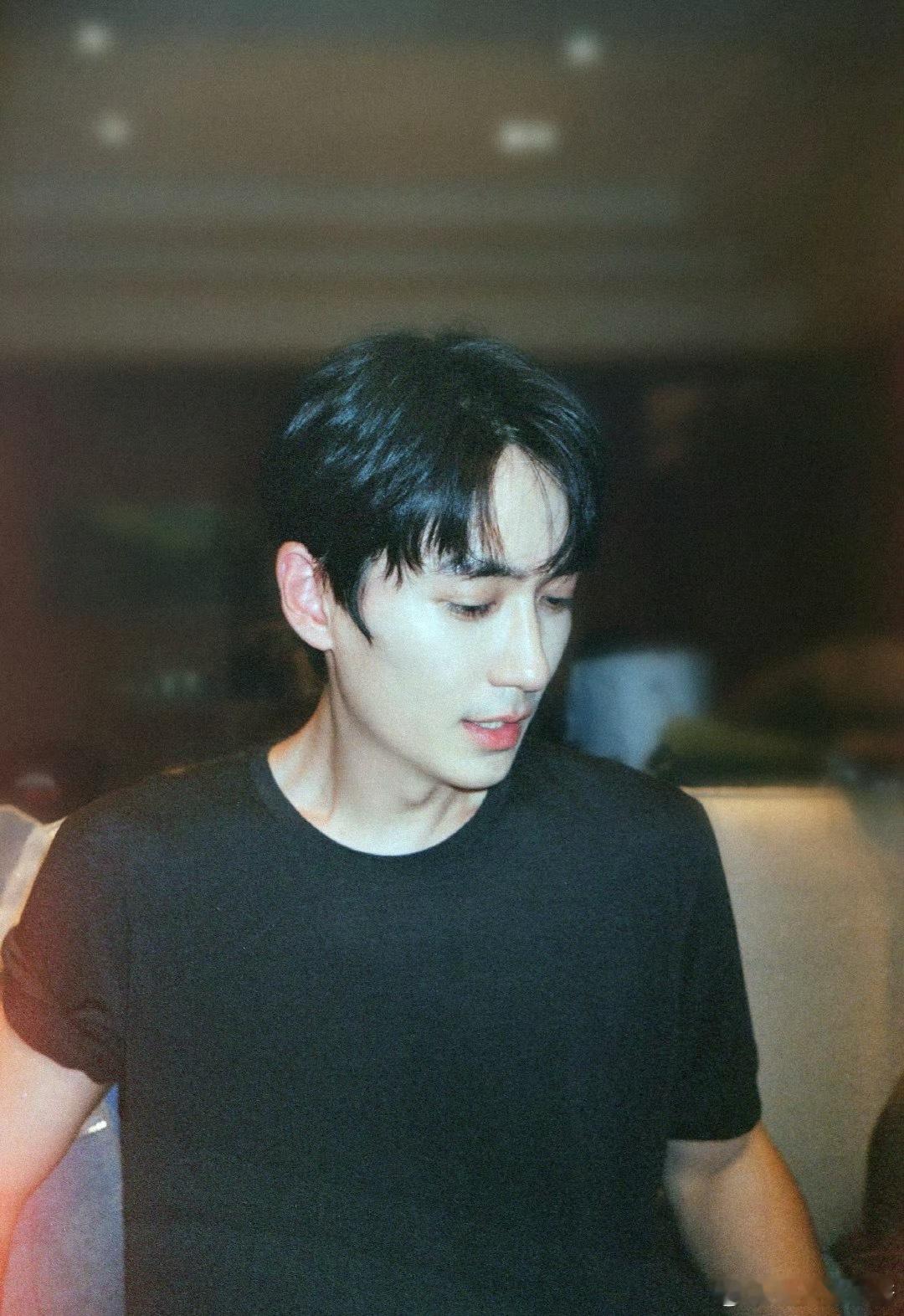 朱一龙、张凌赫、陈星旭今日wb🈺️谁的状态更好 