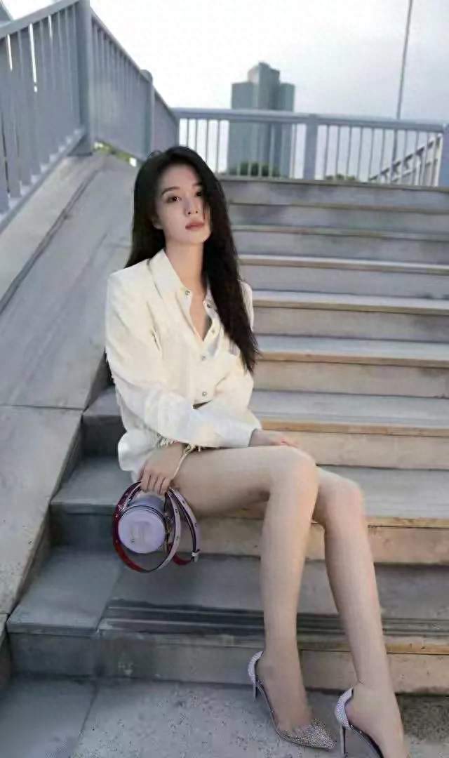 王楚然完美身材太标准！王楚然0.68黄金腰臀比，曲线美到惊艳众人