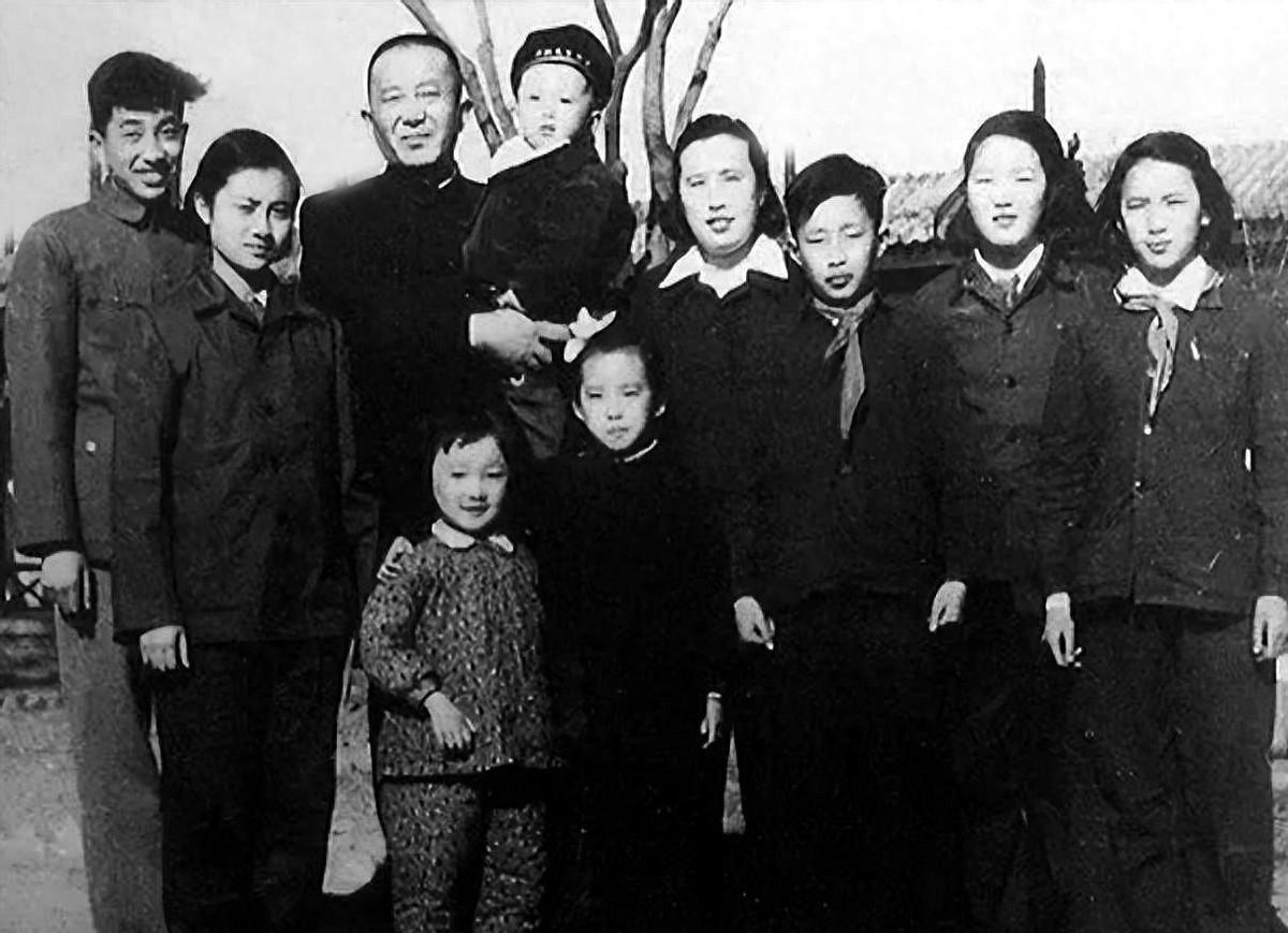罗瑞卿为三个儿子分别改名，名字里包含火箭、宇宙飞船、原子弹三种寓意，背后有什么深
