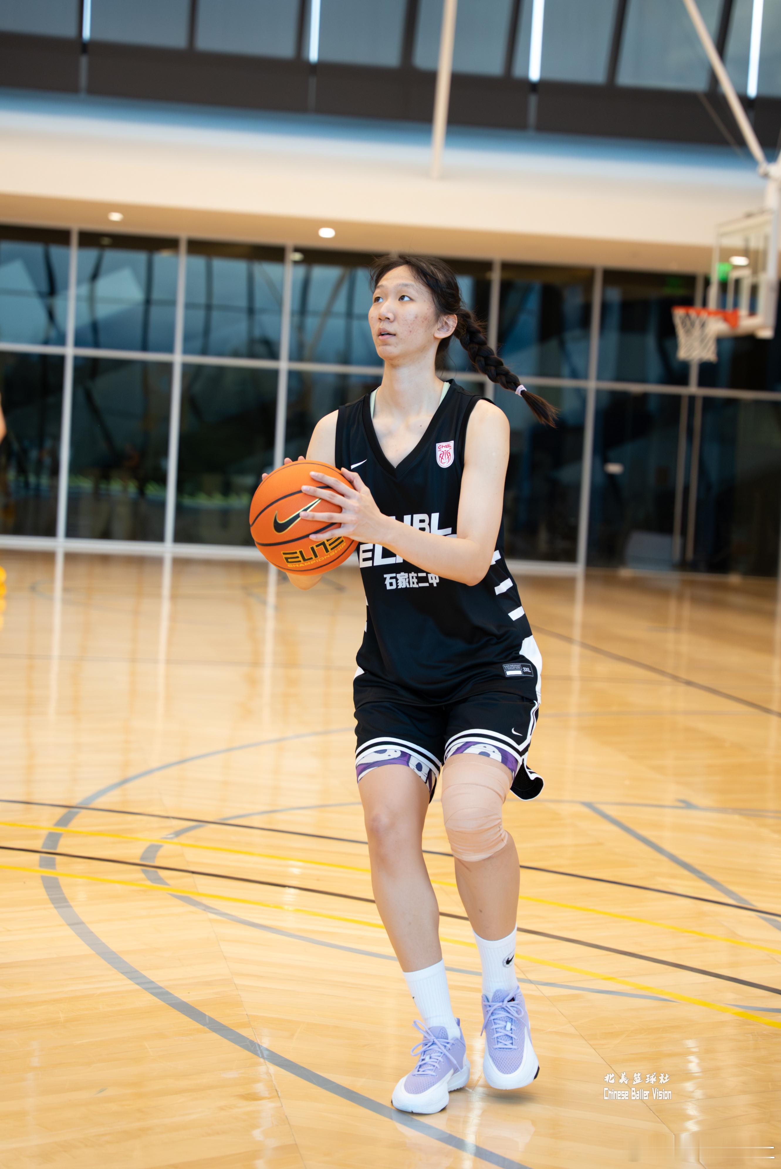 耐高精英美国行 第一堂训练课！今天耐高球员们参观了波特兰的耐克总部，并在这里的C