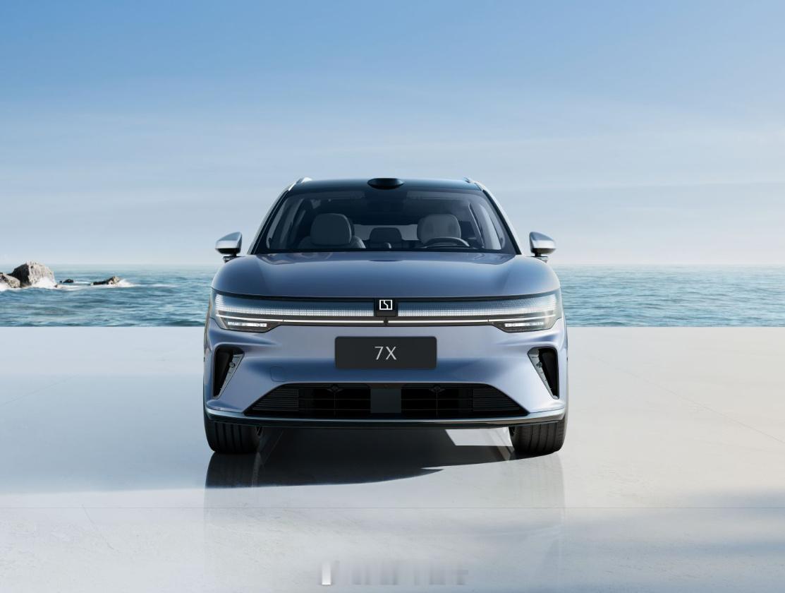 焕新极氪7X上市，限时21.98w起。外观内饰都进行了升级，沙发冰箱大电视全都配