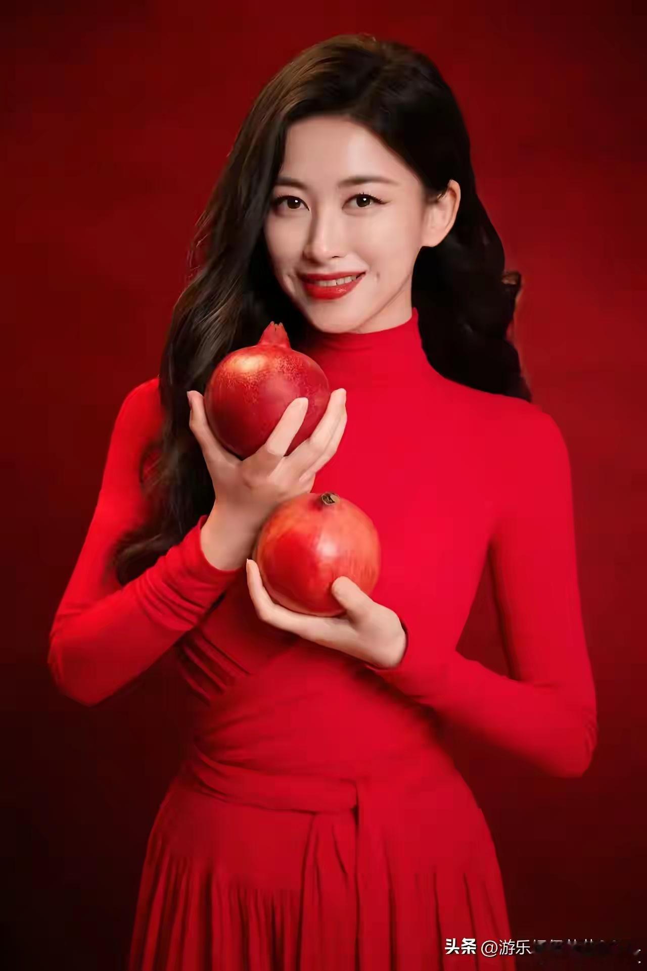 朱珠的三段感情第一段：李泉，上海人，55岁毕业于上海音乐学院比她大15岁，因合作
