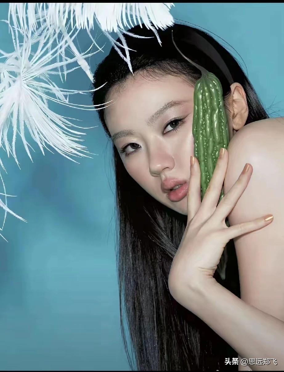 果然大家喜欢的清纯玉女单依纯
不见了
是谁把她的“纯”偷走了？现在走的是什么路线