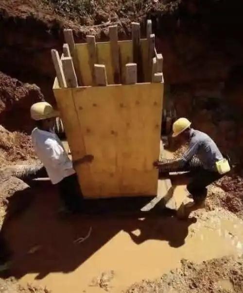 2015年7月，瑞丽市住建局公开招标“瑞丽市国际物流园区畹町市政道路工程”，景成