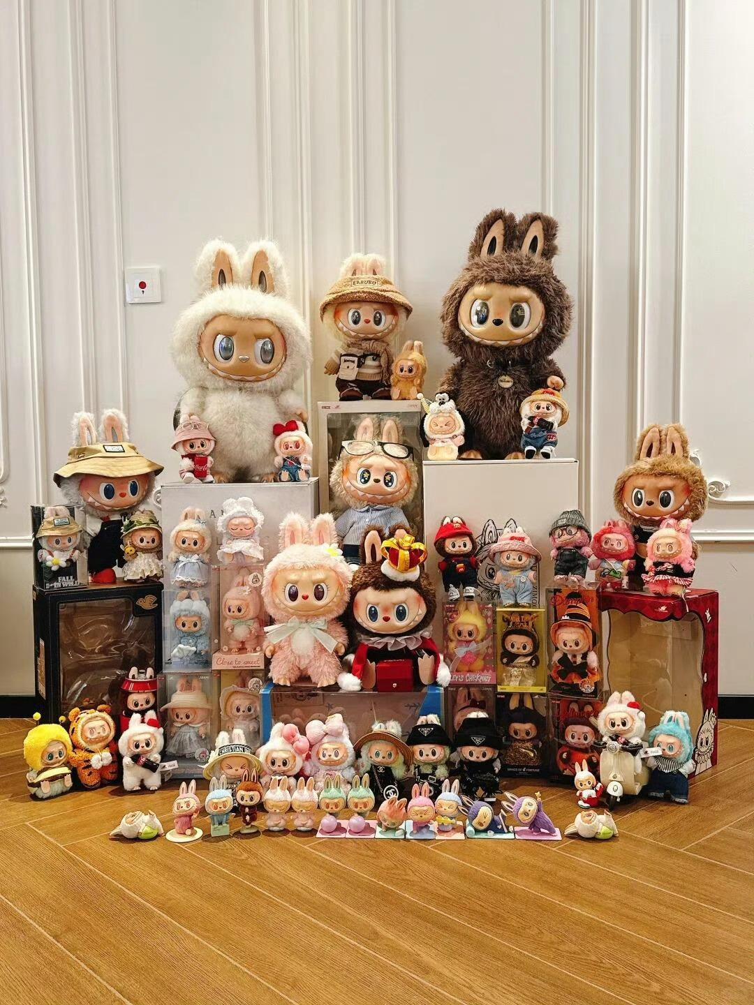 价值13999元labubu盲盒1元起拍 真的想知道，labubu怎么突然变得这