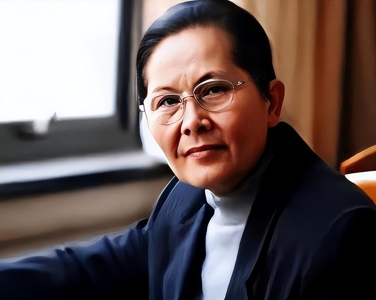 我国顶尖半导体教授李爱珍，申请中科院院士被淘汰，不料 2007 年，她竟然摇身一