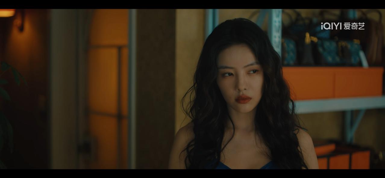 《除恶》抛弃老实巴交的程小东，跟着“有本事”的丁来，李晓雅又傻又蠢。

李晓雅程